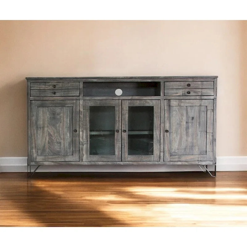 Meuble TV HomeRoots 70 en bois massif gris vieilli avec rangement fermé - 70 po x 37,25 po x 17,75 po
