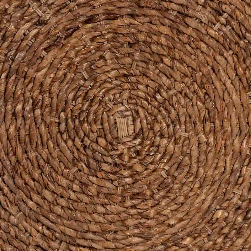 Table basse ronde en jonc de mer tressé à la main Riau avec pieds en bois - Osier naturel pour salon ou chambre
