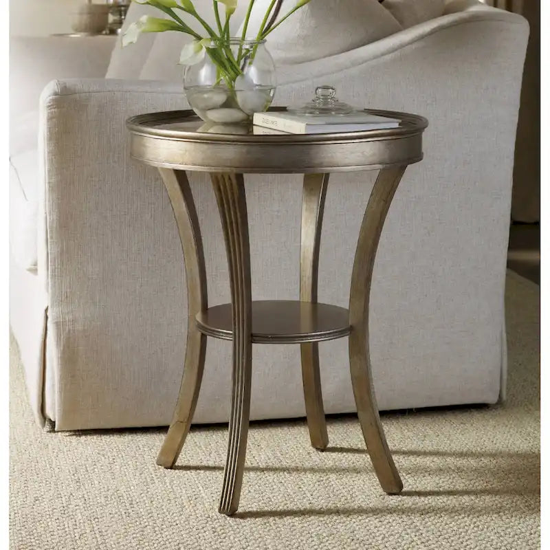Table d'appoint en bois dur de 22 pouces de large de Hooker Furniture, collection Sanctuary