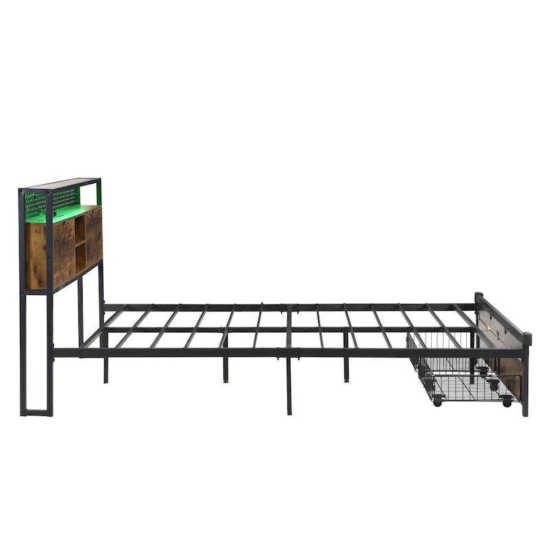 Lit plateforme moderne en métal, format king size, avec tête de lit en bois, 2 tiroirs et éclairage LED.