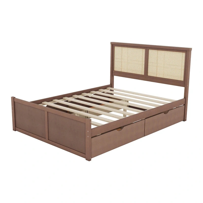 Lit plateforme en bois avec rangement, 4 tiroirs et tête de lit en rotin.