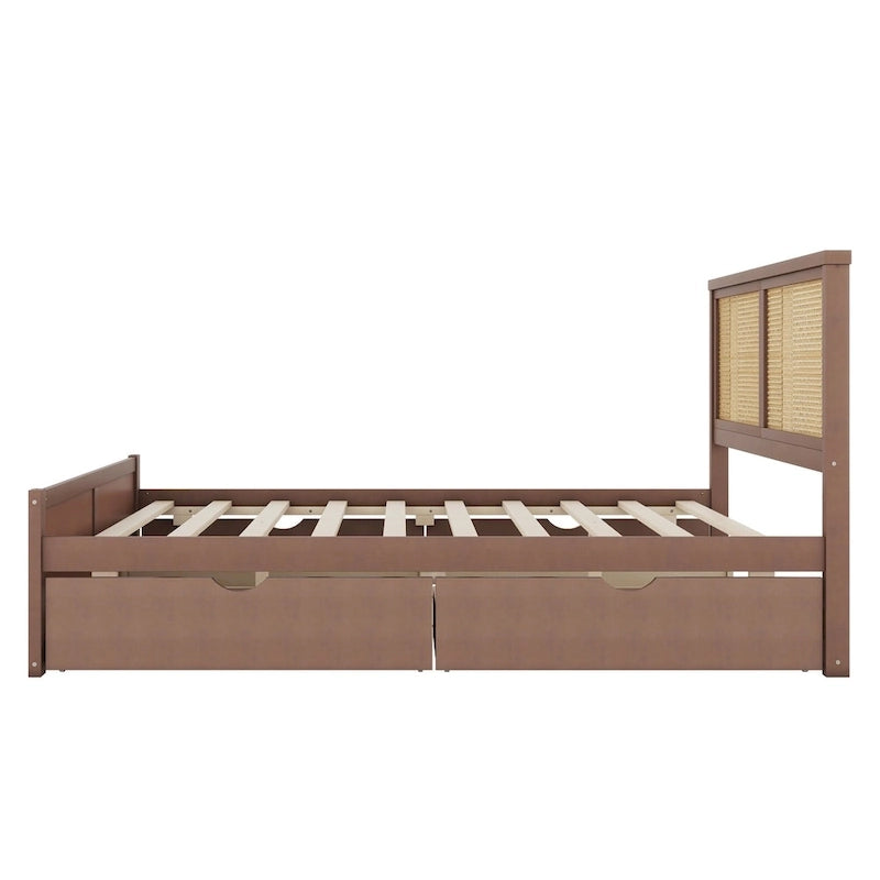Lit plateforme en bois avec rangement, 4 tiroirs et tête de lit en rotin.