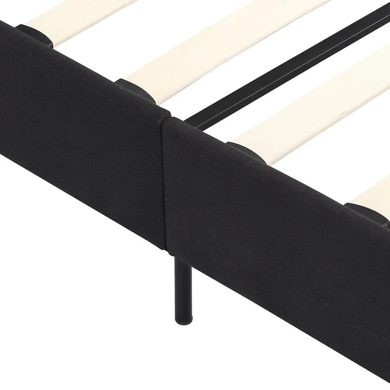Lit plateforme noir king size capitonné avec tête de lit à boutons et lattes en bois - Sommier non nécessaire