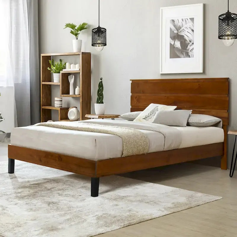 Lit plateforme en bois massif marron, format king, style milieu du siècle, avec tête de lit en trois parties
