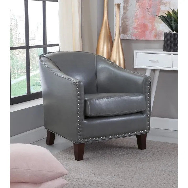 Fauteuil d'appoint Giles de Grafton Home avec garniture cloutée