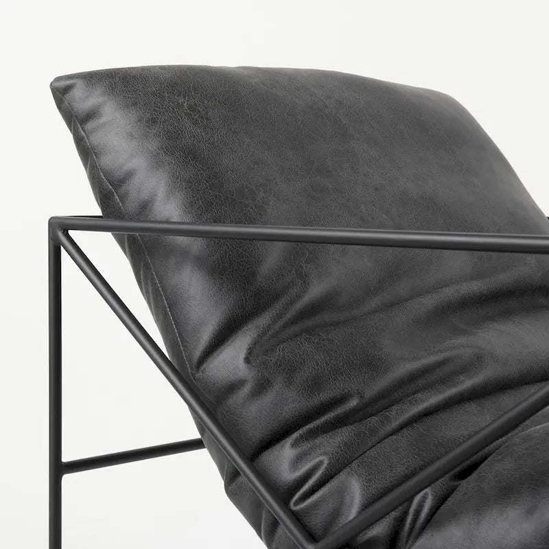 Fauteuil d'appoint Leonidas en similicuir noir avec structure en métal noir