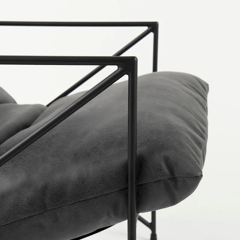 Fauteuil d'appoint Leonidas en similicuir noir avec structure en métal noir
