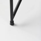 Fauteuil d'appoint Leonidas en similicuir noir avec structure en métal noir