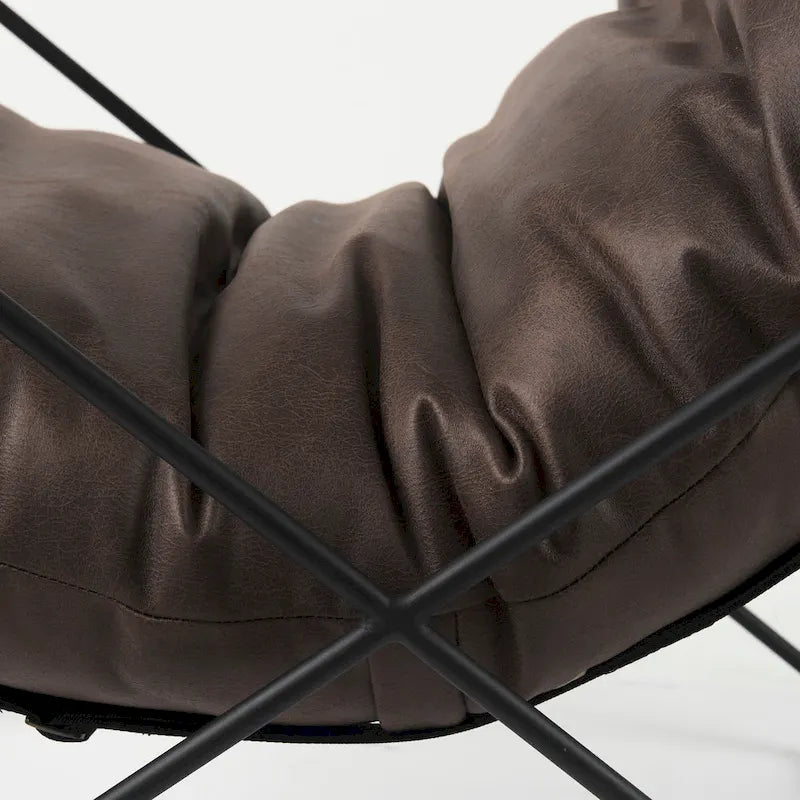 Fauteuil d'appoint Leonidas en similicuir noir avec structure en métal noir