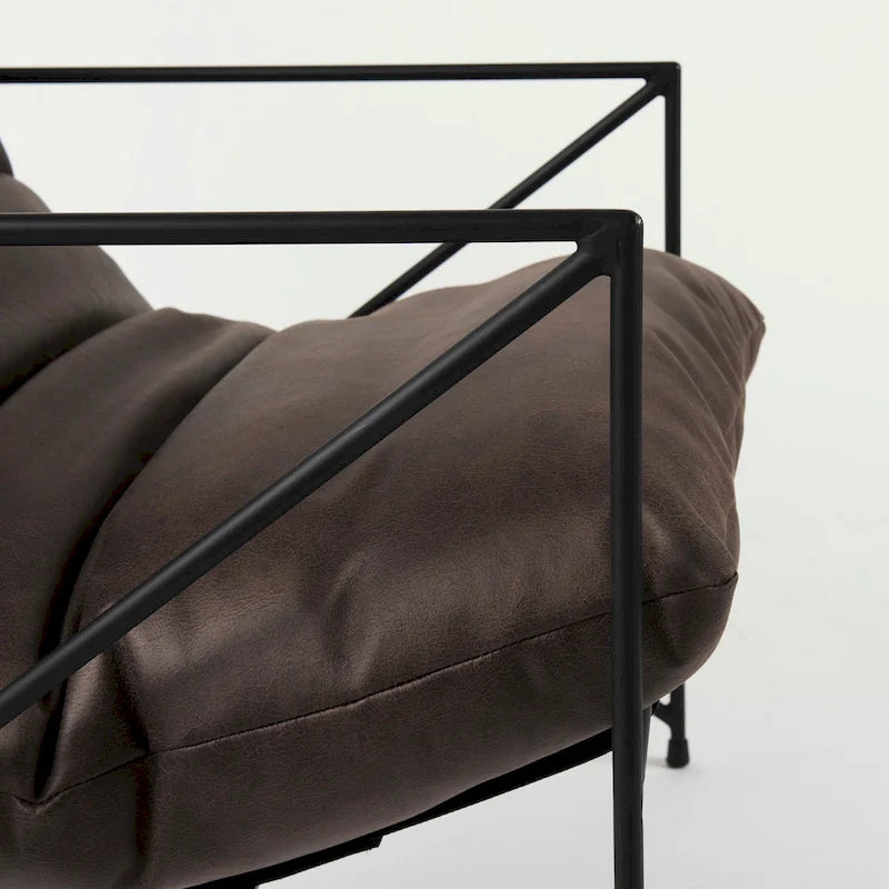 Fauteuil d'appoint Leonidas en similicuir noir avec structure en métal noir