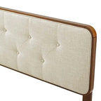 Tête de lit Glendale traditionnelle en tissu beige capitonné à boutons, format king, en bois de noyer.
