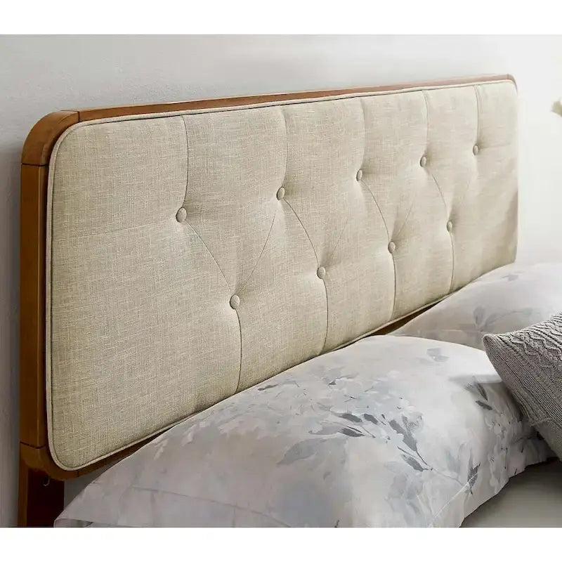 Tête de lit Glendale traditionnelle en tissu beige capitonné à boutons, format king, en bois de noyer.