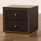 Table de chevet Cormac Transitional en bois et métal, 2 tiroirs, noyer/marron foncé