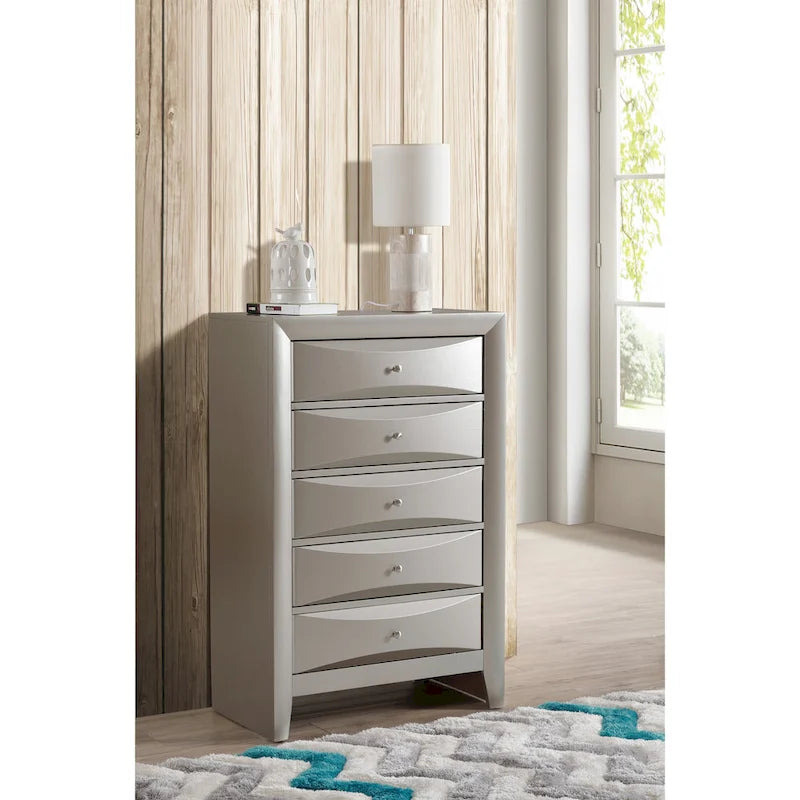 Commode à 5 tiroirs Marilla de Glory Furniture