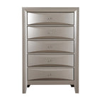 Commode à 5 tiroirs Marilla de Glory Furniture