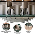 Lot de 2 tabourets de bar en métal avec assise baquet pivotante en vinyle et repose-pieds - 47 cm (P) x 47 cm (L) x 108 cm (H)