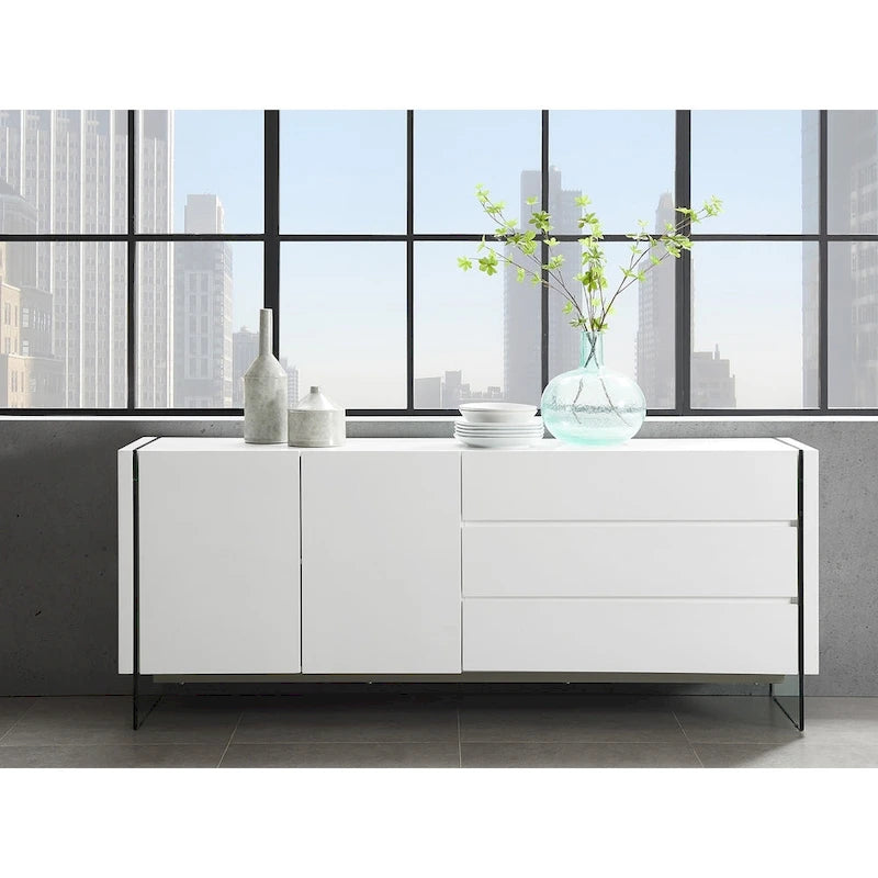 Buffet-vendeur IL VETRO en laque blanche brillante avec verre transparent.