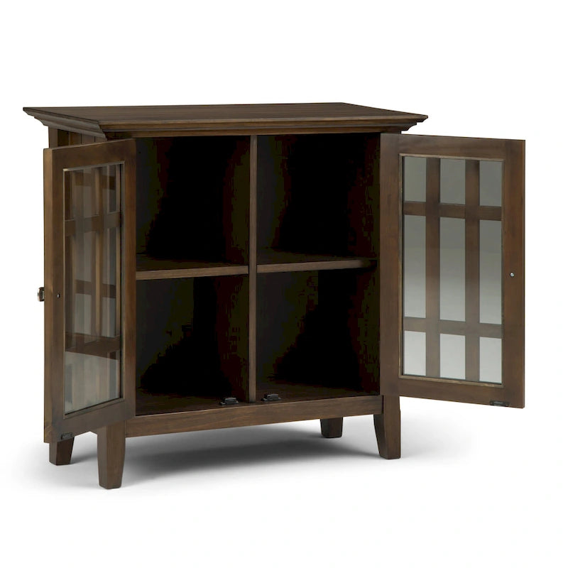 Meuble de rangement transitionnel moyen WYNDENHALL Halifax en bois massif, 94 cm de large (37 po) - 94 cm (37 po) l x 43 cm (17 po) p x 91 cm (36 po) h