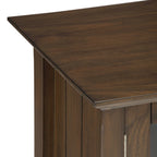 Meuble de rangement transitionnel moyen WYNDENHALL Halifax en bois massif, 94 cm de large (37 po) - 94 cm (37 po) l x 43 cm (17 po) p x 91 cm (36 po) h