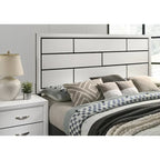 Ensemble de chambre à coucher contemporain Roundhill Furniture Stout, finition blanche, comprenant un lit à panneaux, une commode, un miroir et deux tables de chevet.