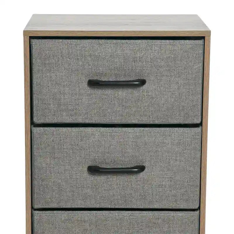 Articles ménagers essentiels : commode, table de chevet, chiffonnier