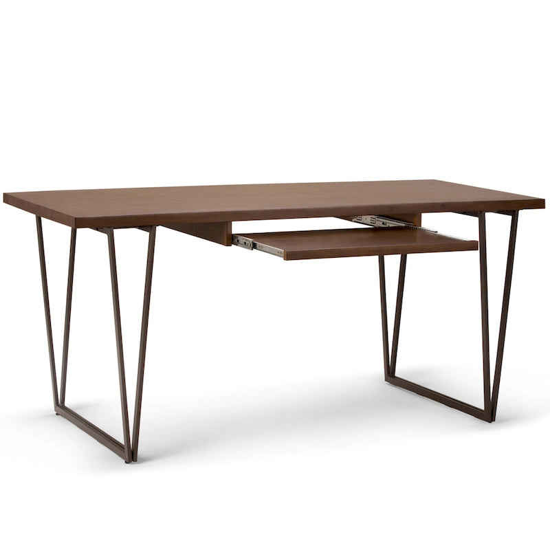 Bureau d'écriture WYNDENHALL Travis en bois massif, style industriel moderne, 168 cm de large, finition brun vieilli naturel