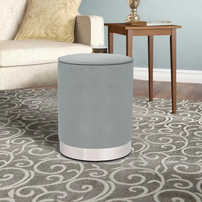 Pouf ottoman rond capitonné en velours Adeco, finitions argentées