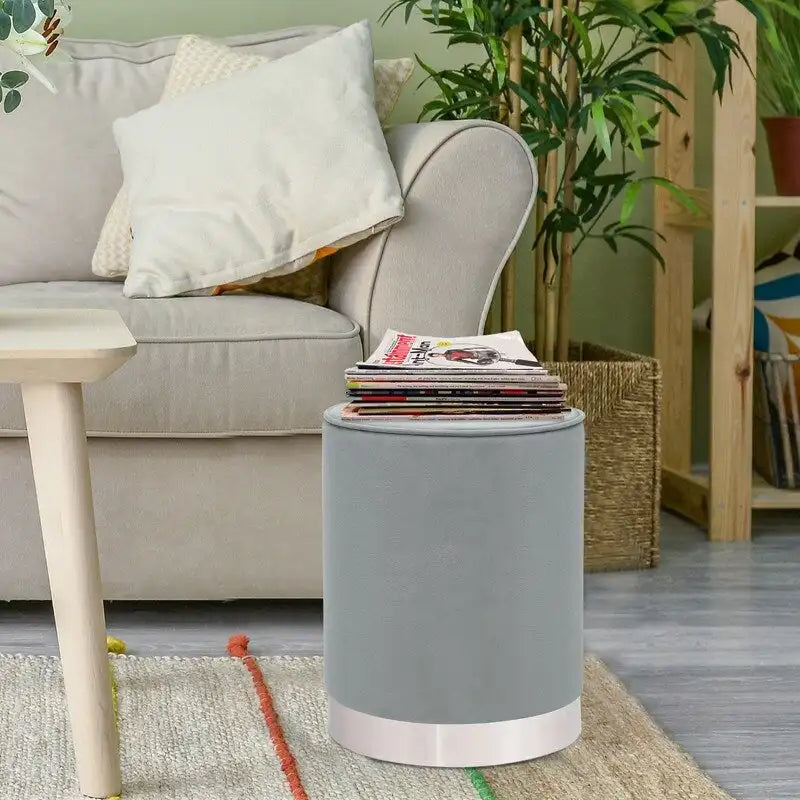 Pouf ottoman rond capitonné en velours Adeco, finitions argentées