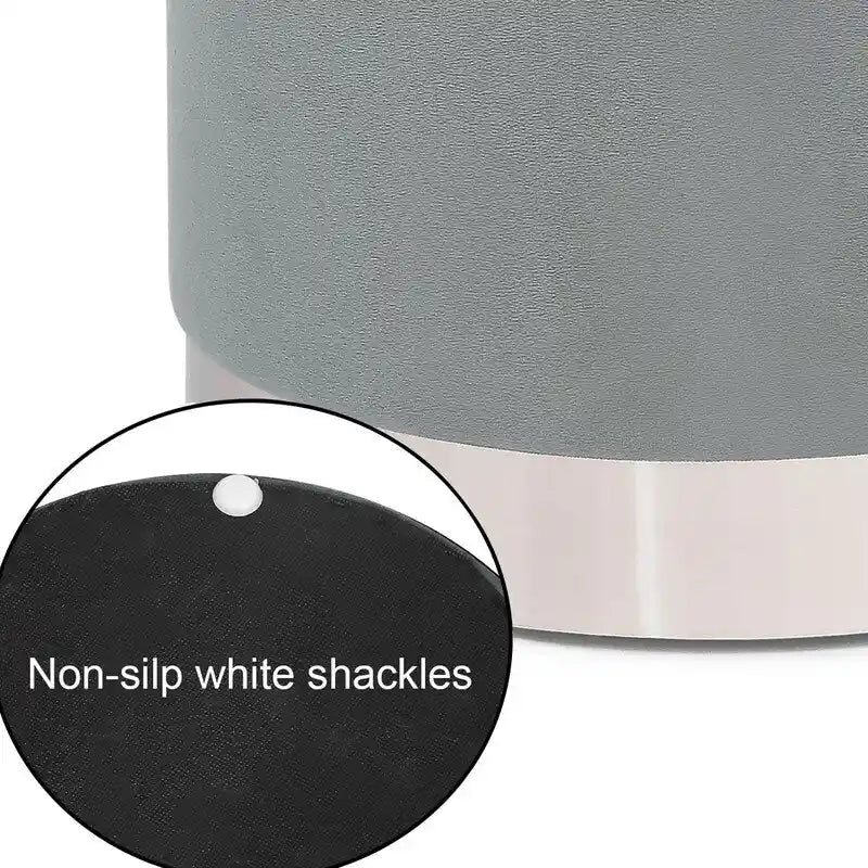 Pouf ottoman rond capitonné en velours Adeco, finitions argentées