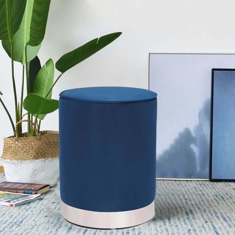 Pouf ottoman rond capitonné en velours Adeco, finitions argentées
