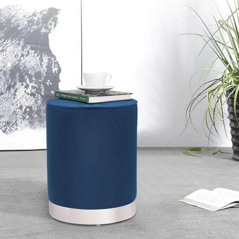 Pouf ottoman rond capitonné en velours Adeco, finitions argentées