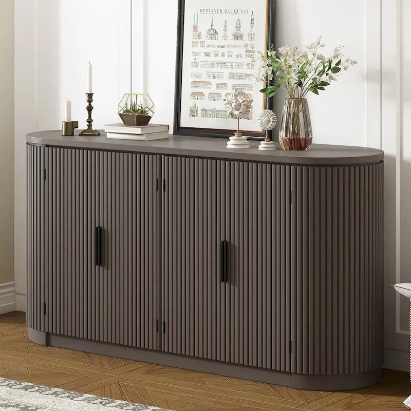Armoire de rangement à portes verticales rayées avec poignées en métal, réglable, idéale pour un bureau, une entrée ou un salon.