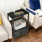 Table d'appoint avec station de recharge - 11,8 cm (P) x 15,7 cm (L) x 23,6 cm (H)