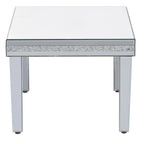 Ensemble de 3 tables basses et 2 tables d'appoint
