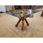 Table de salle à manger en racine de teck avec plateau en verre carré de 140 cm