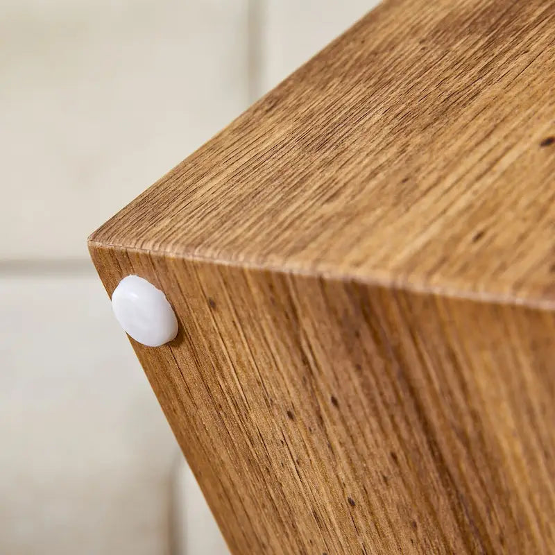 La table basse double plateau détachable, grâce à sa conception détachable, offre une plus grande flexibilité d'utilisation de l'espace.