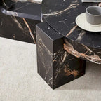 La table basse double plateau détachable, grâce à sa conception détachable, offre une plus grande flexibilité d'utilisation de l'espace.