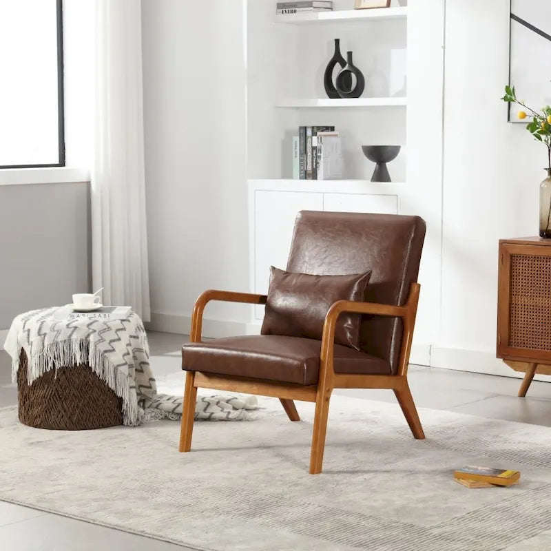 Fauteuil d'appoint moderne en similicuir avec un coussin